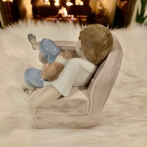 Lladro Naptime Friends Porcelain Figurine New In Box - Picture 4 of 9